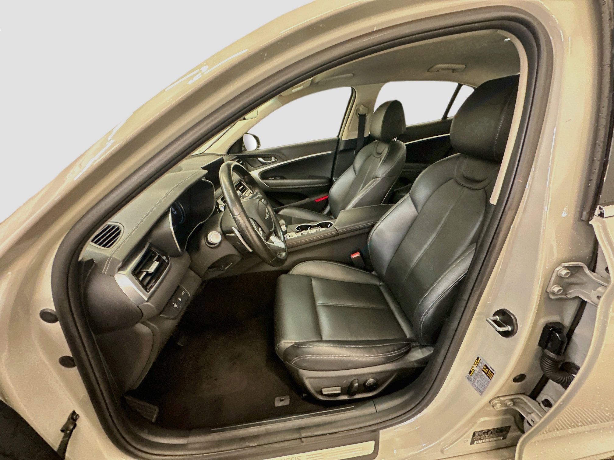 Used 2025 Genesis G70 2.5T AWD/4WD image 13