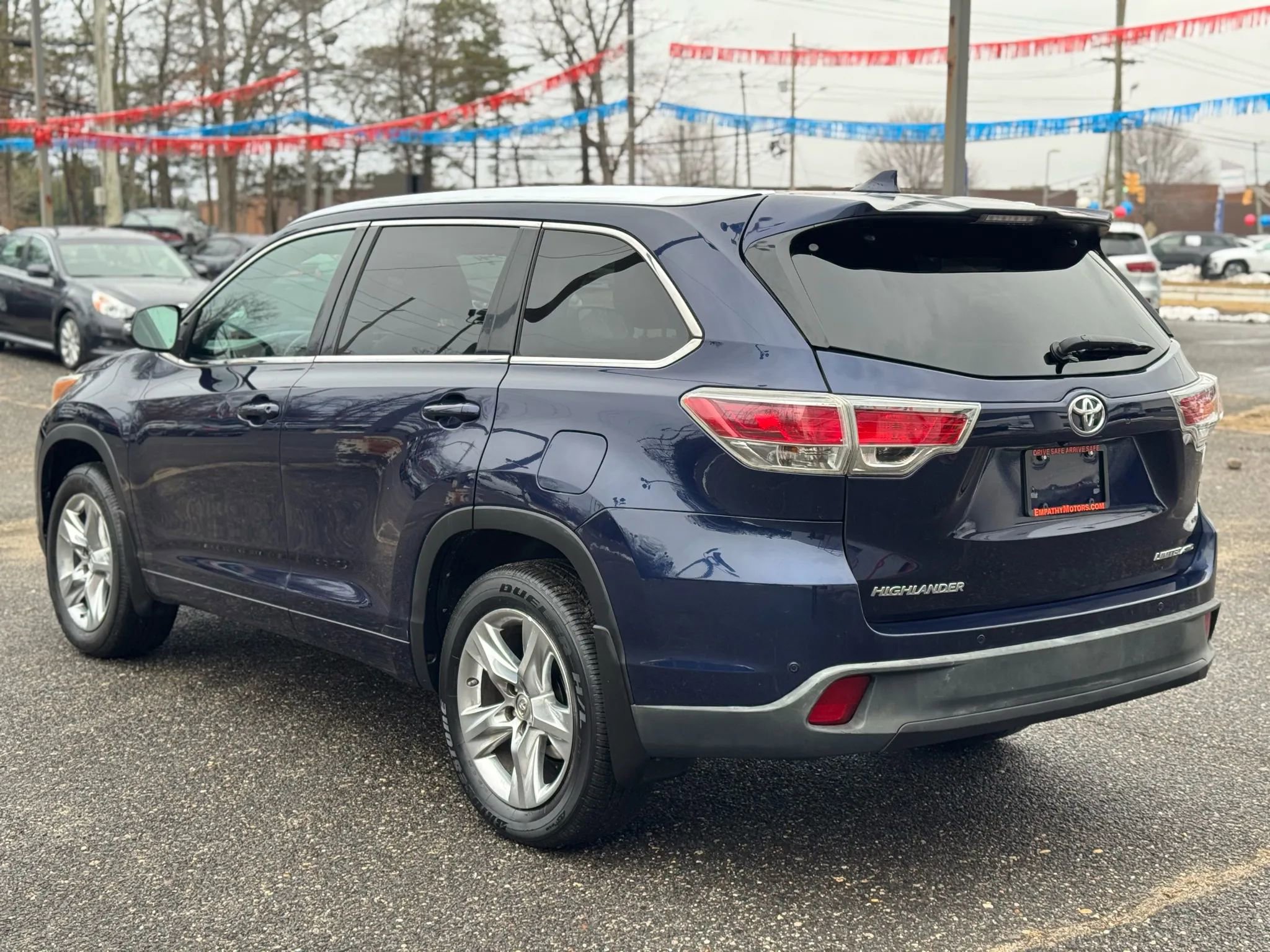 Used 2014 Toyota Highlander Limited w/ Preferred Accessory Package image 3