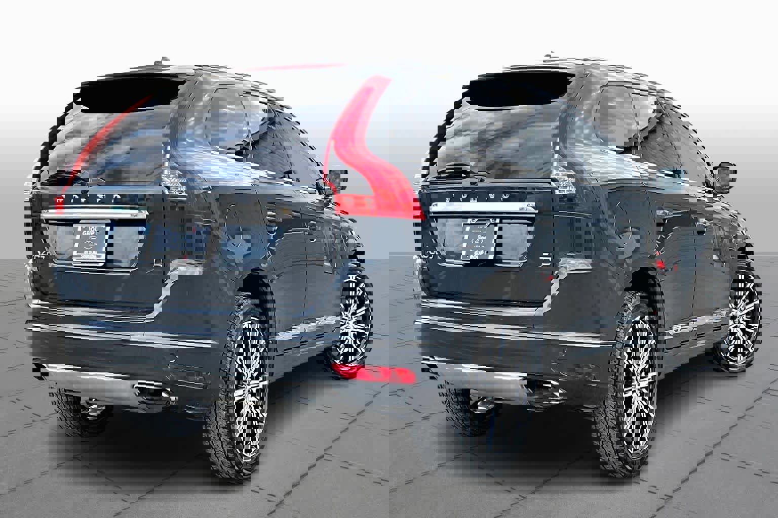 Used 2016 Volvo XC60 T5 Platinum image 12