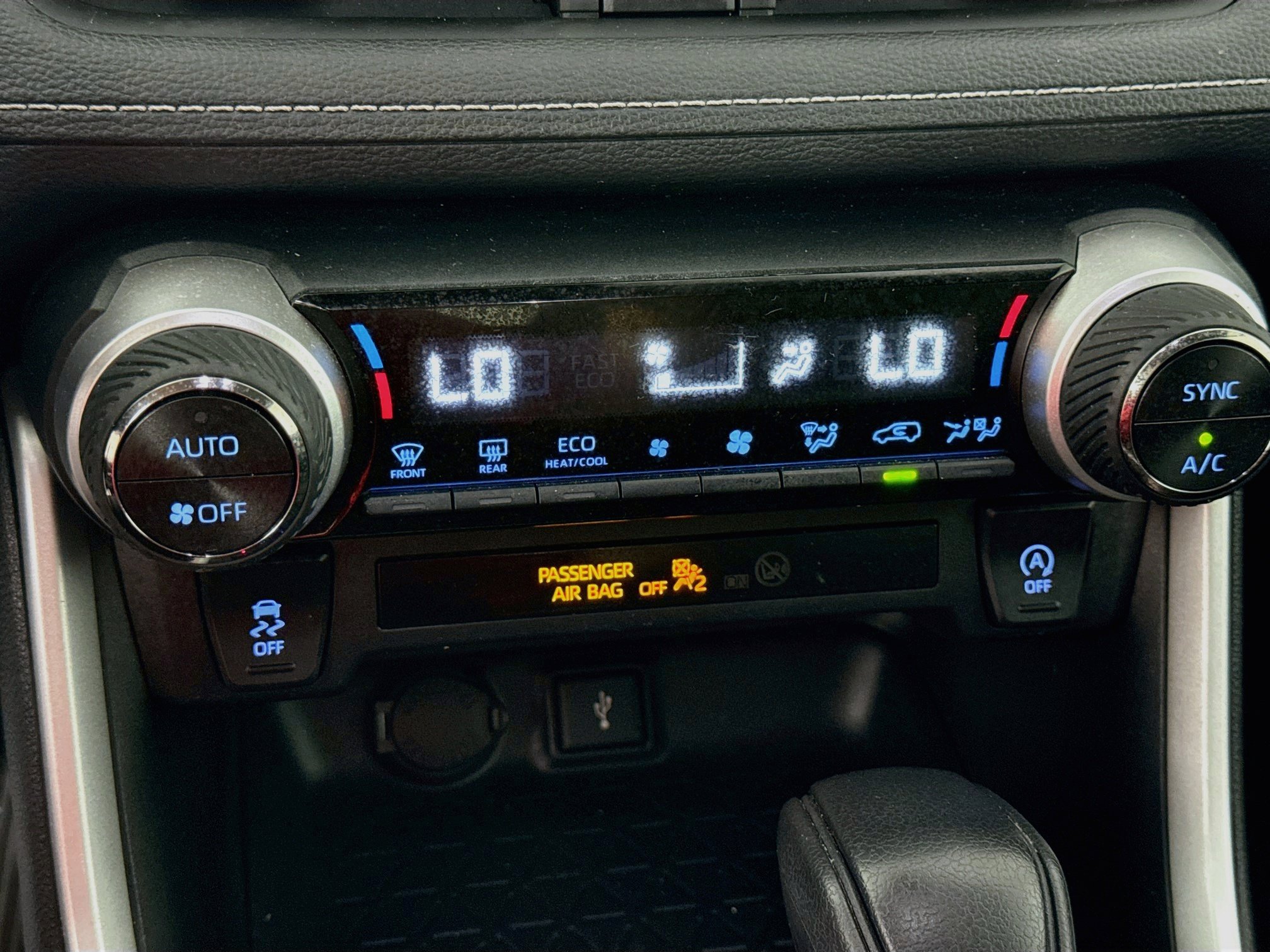 Used 2022 Toyota RAV4 XLE AWD/4WD image 17