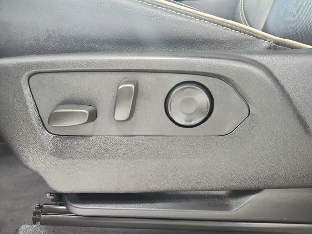 Used 2024 GMC Yukon SLT RWD image 20