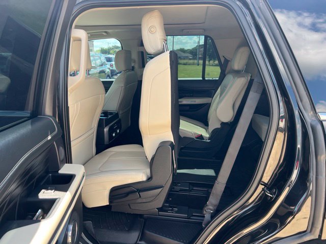 Certified 2018 Ford Expedition Platinum RWD image 14