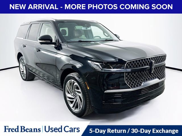 Used 2025 Lincoln Navigator Reserve image 1