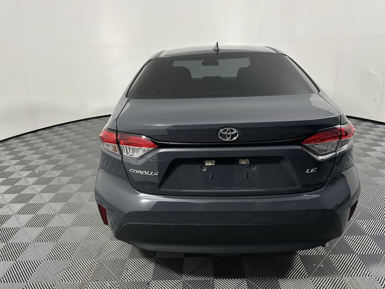 Used 2023 Toyota Corolla LE FWD image 4