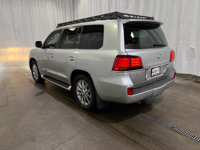 Used 2009 Lexus LX 570 4WD w/ Preferred Accessory Pkg image 7