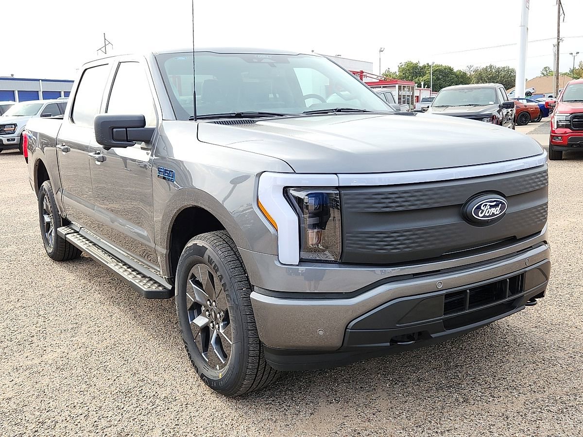 New 2025 Ford F150 Lightning Flash AWD/4WD image 5