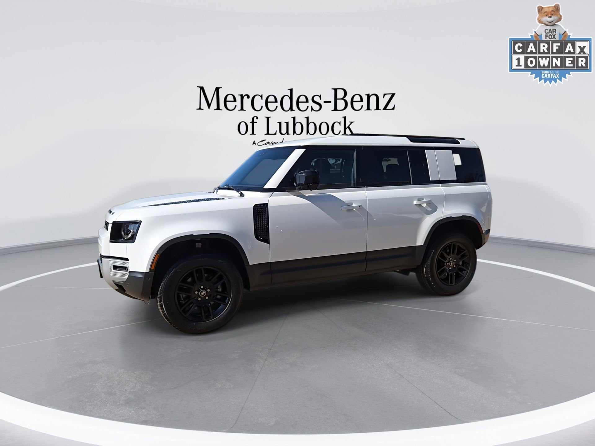 Used 2025 Land Rover Defender 110 S AWD/4WD image 5