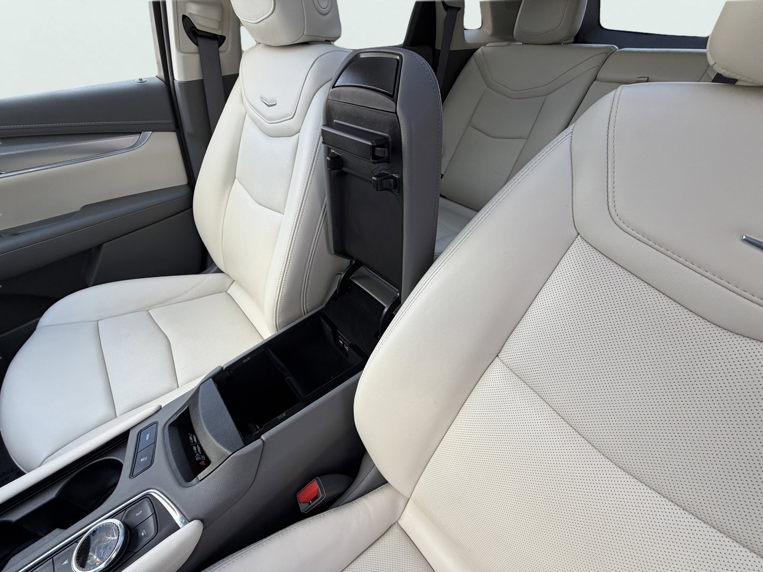 Used 2025 Cadillac XT5 Premium Luxury image 30