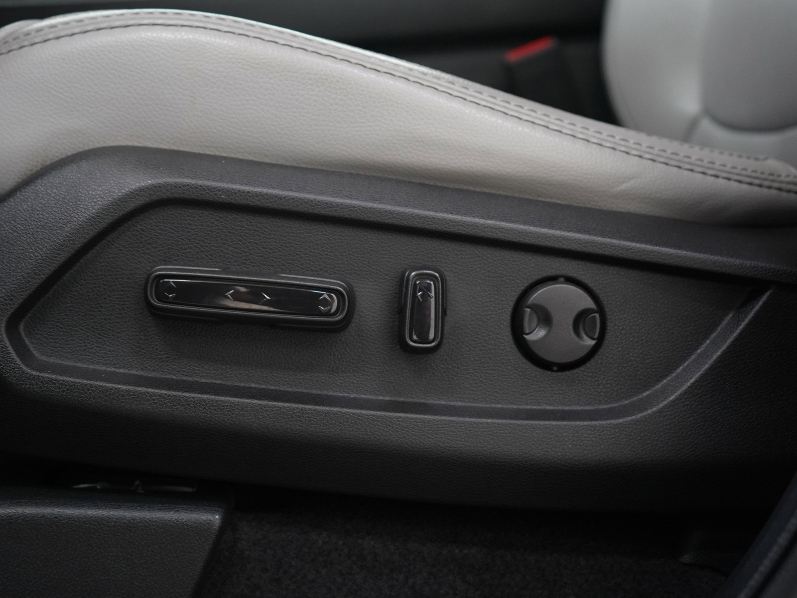 Used 2024 Honda Pilot EX-L image 32