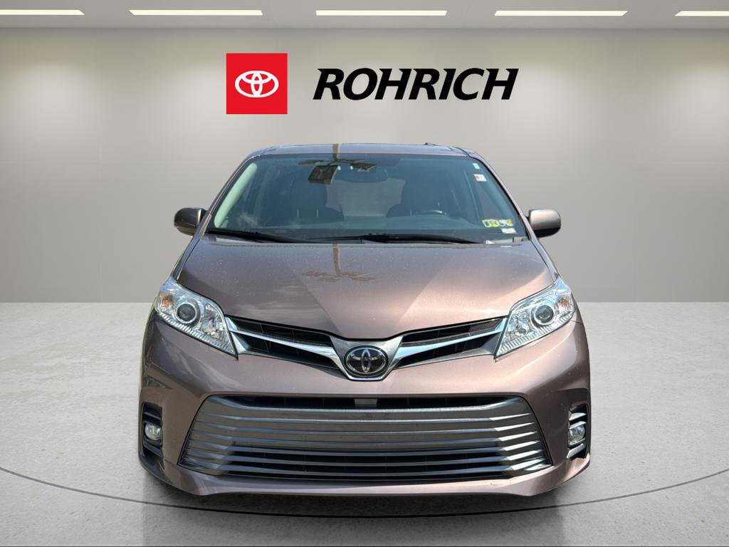 Used 2020 Toyota Sienna XLE Premium AWD/4WD image 2