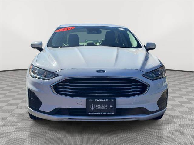 Used 2019 Ford Fusion SE FWD image 2