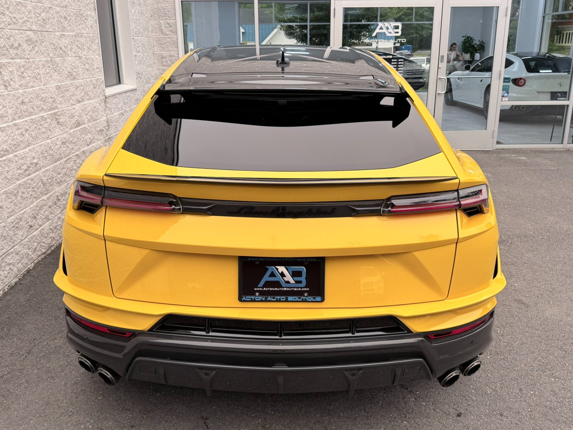 Used 2023 Lamborghini Urus Performante AWD/4WD image 35