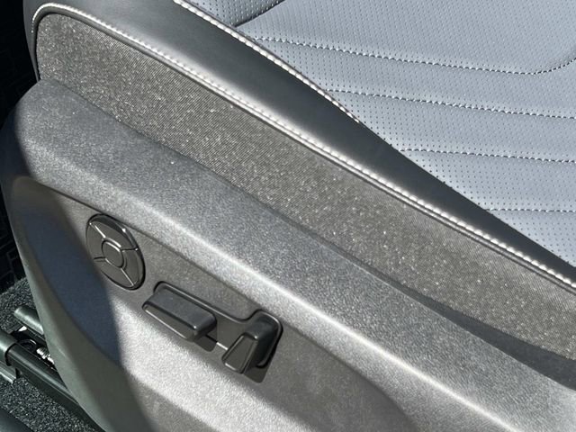 New 2026 Volkswagen Tiguan SE image 14