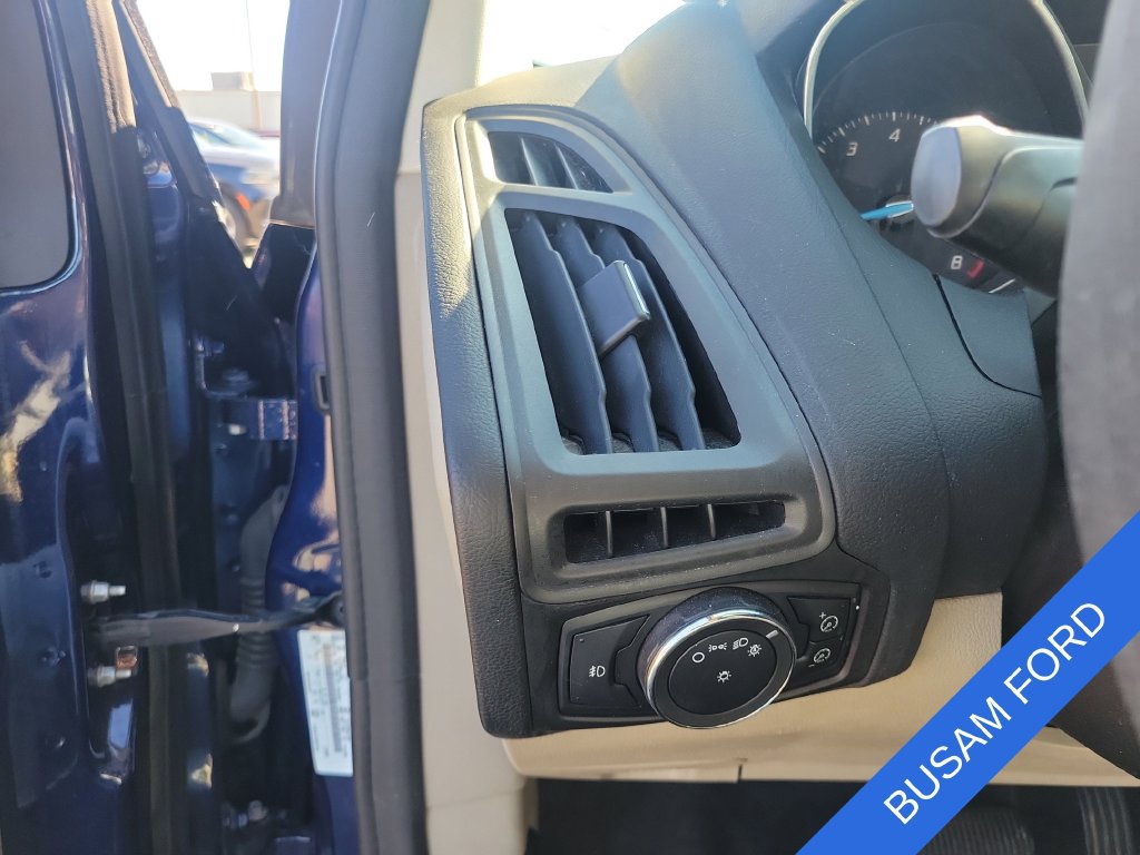 Used 2012 Ford Focus SE FWD image 18