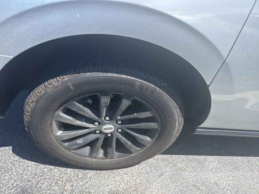 Used 2019 Ford Expedition Max Limited image 4