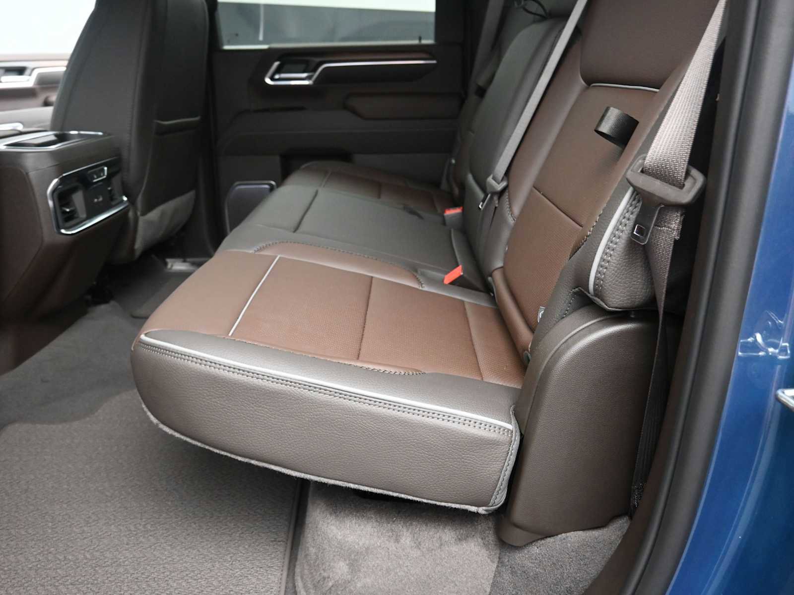 New 2026 GMC Sierra 2500 Denali w/ Denali Reserve Package image 17