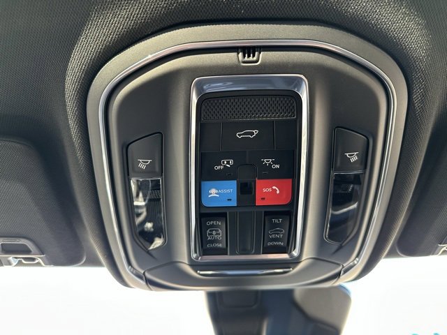 New 2025 Jeep Grand Cherokee L Altitude image 39