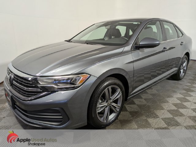 Used 2024 Volkswagen Jetta SE FWD image 3