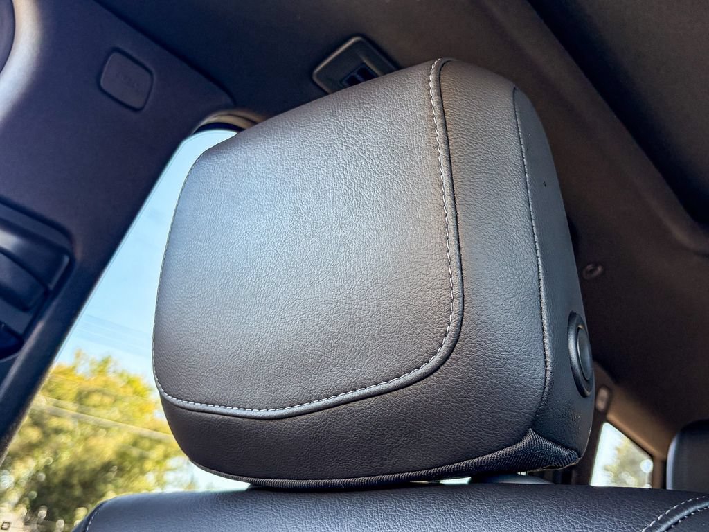 Certified 2024 Cadillac XT6 Luxury w/ LPO, Floor Liner Package AWD/4WD image 51