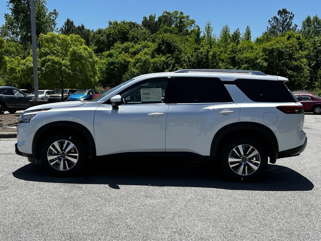 New 2025 Nissan Pathfinder SL w/ Cargo Package image 3