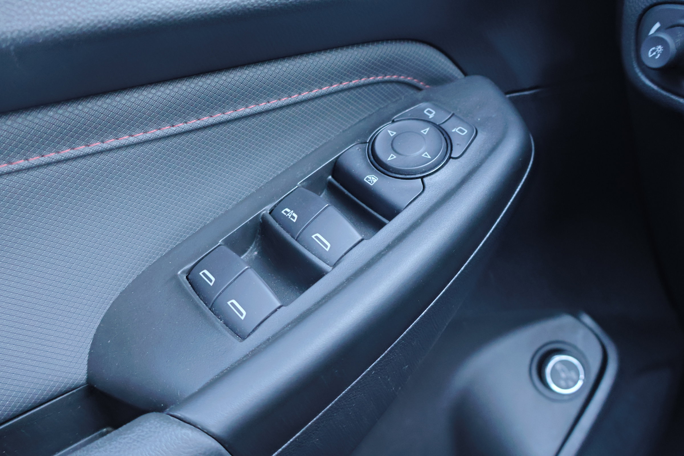 Used 2022 Chevrolet TrailBlazer RS w/ Sun and Liftgate Package image 29