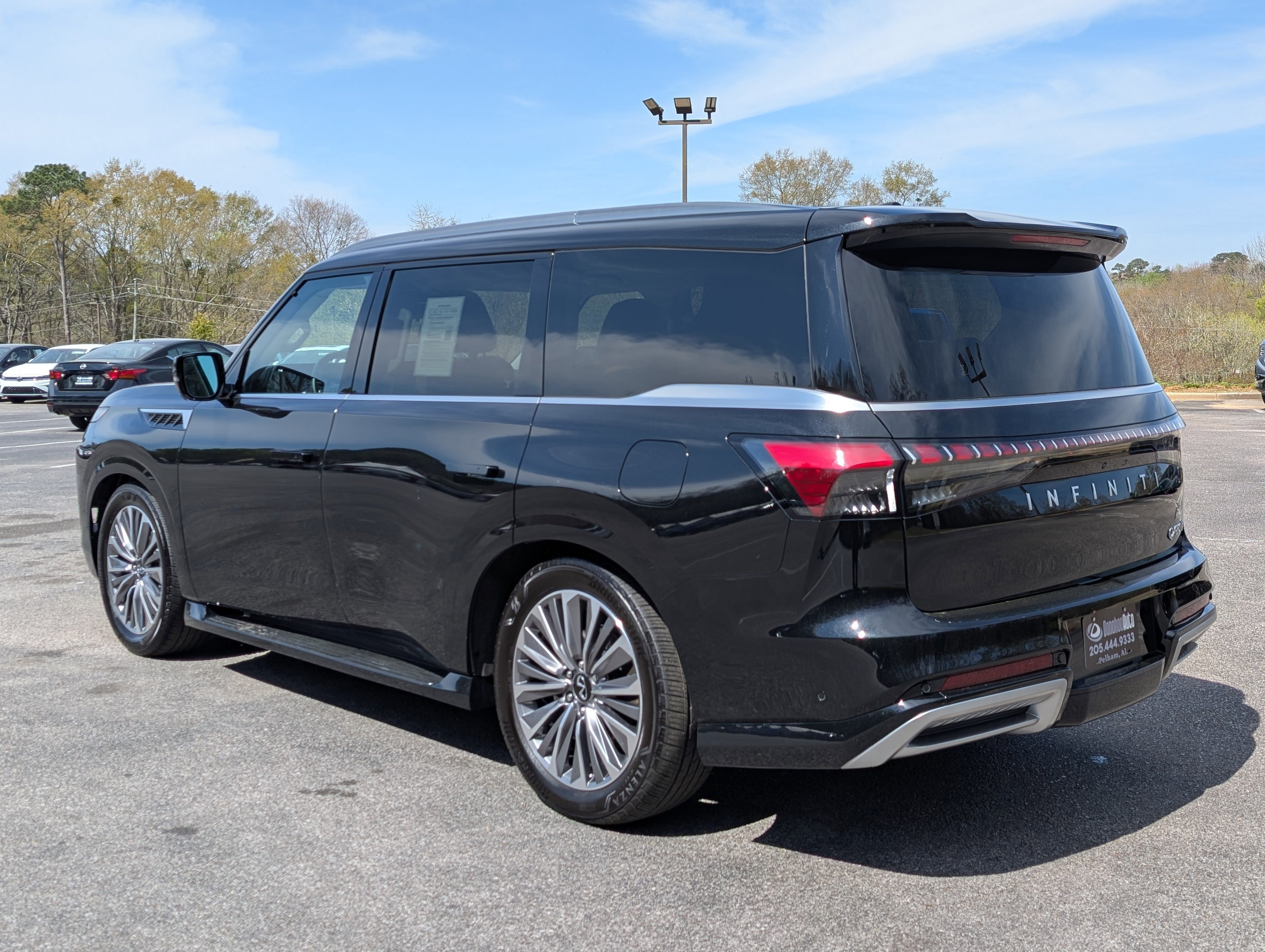 Used 2025 INFINITI QX80 Sensory image 7
