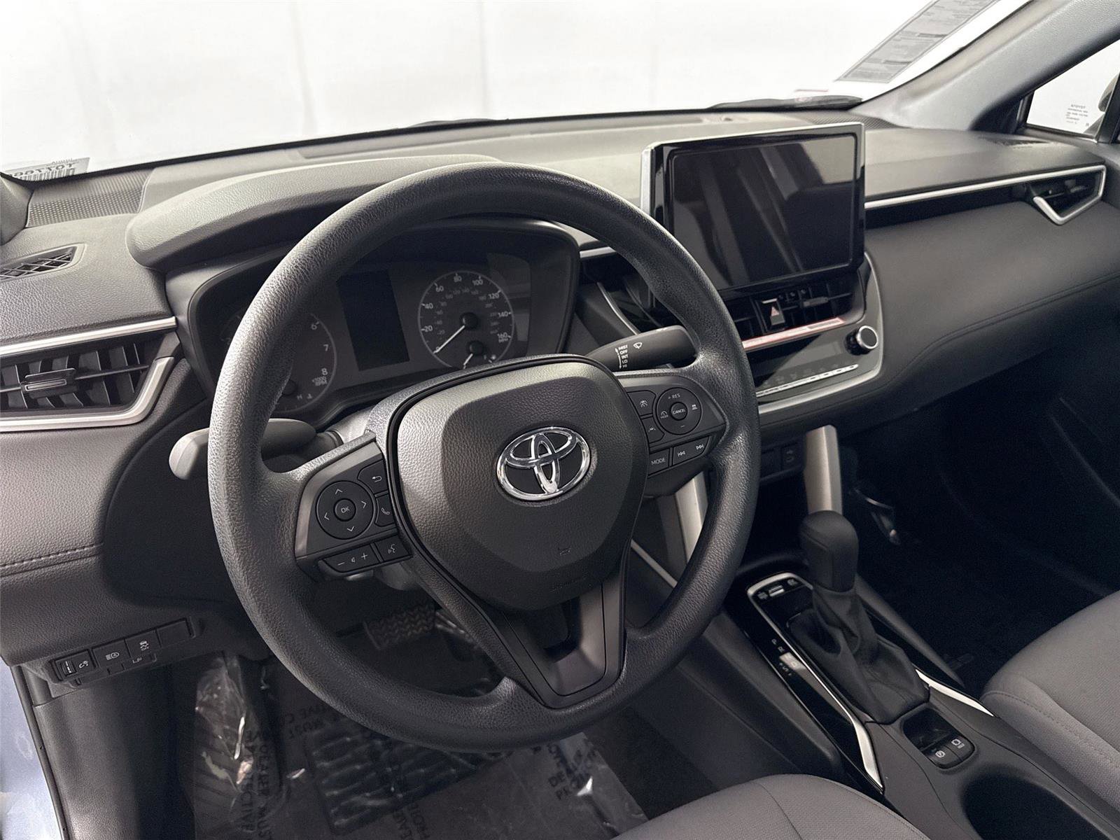 Used 2025 Toyota Corolla Cross AWD Hybrid image 4