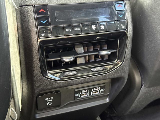Used 2024 Jeep Grand Cherokee Overland w/ Luxury Tech Group IV AWD/4WD image 28