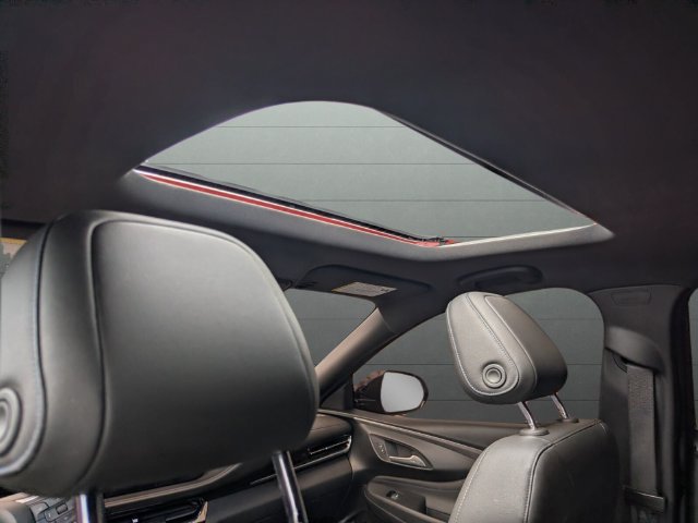 Used 2024 Buick Envista Sport Touring w/ Convenience I Package FWD image 31