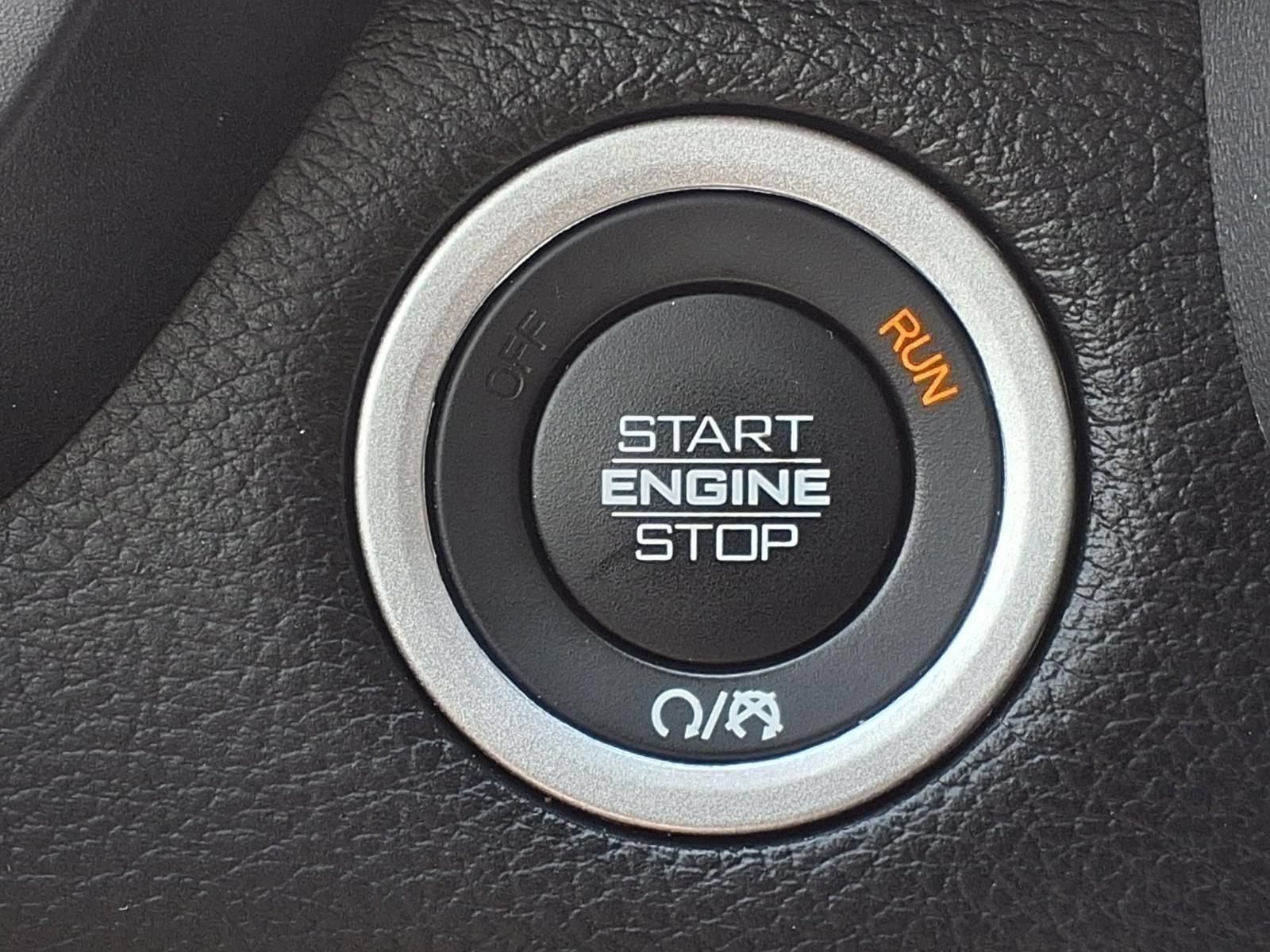 Used 2025 RAM 1500 Laramie AWD/4WD image 4
