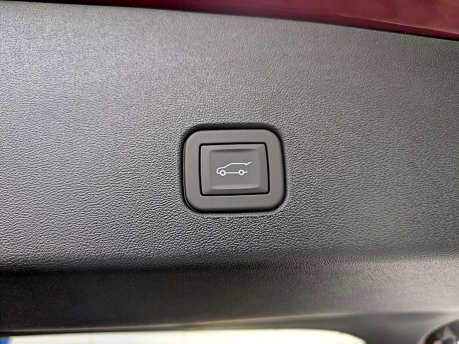 New 2025 Cadillac Optiq Luxury 2 AWD/4WD image 26