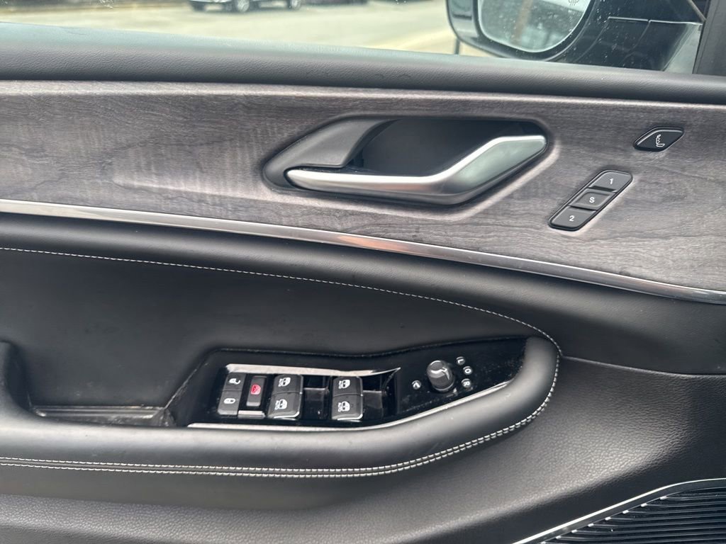 Used 2023 Jeep Grand Cherokee Overland w/ Luxury Tech Group IV image 20