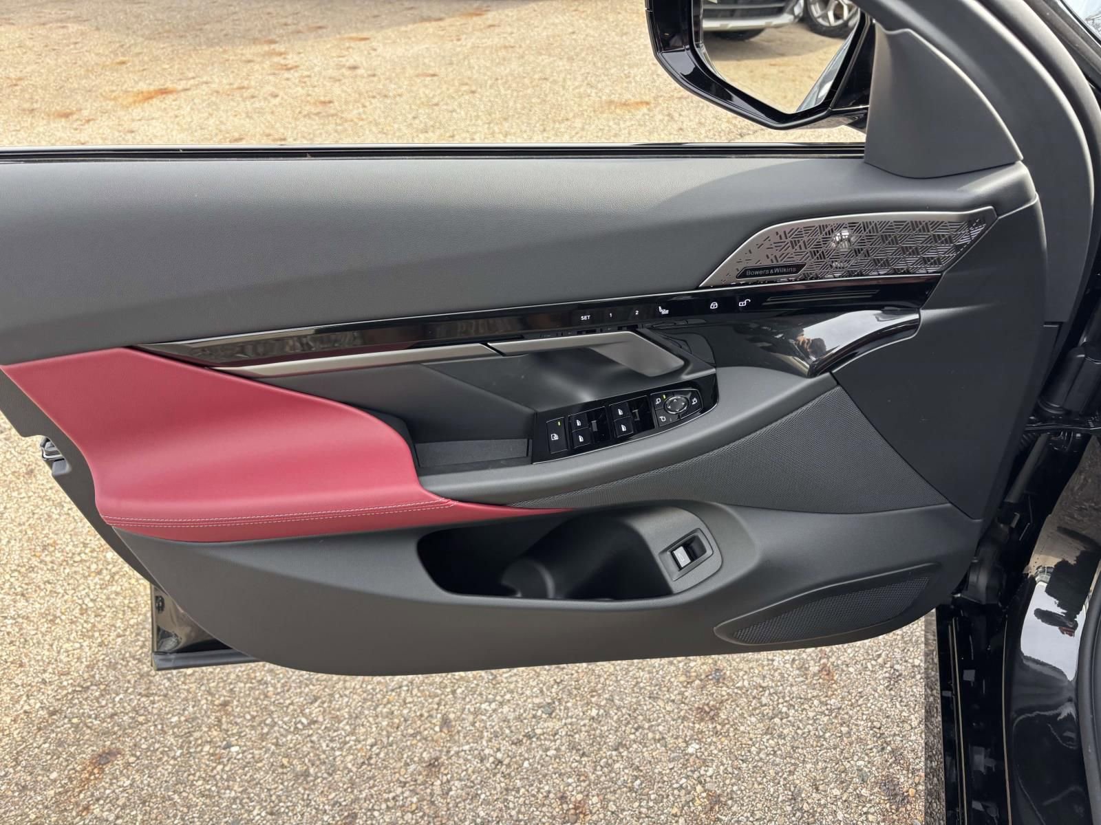 New 2026 BMW 530i xDrive w/ M Sport Package image 11