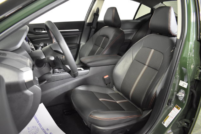Certified 2026 Nissan Altima 2.5 SR w/ SR Midnight Edition Package FWD image 9