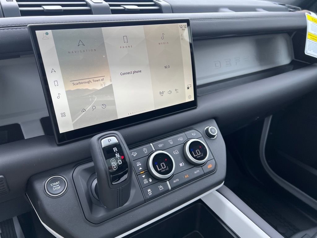 Used 2025 Land Rover Defender 110 S image 15