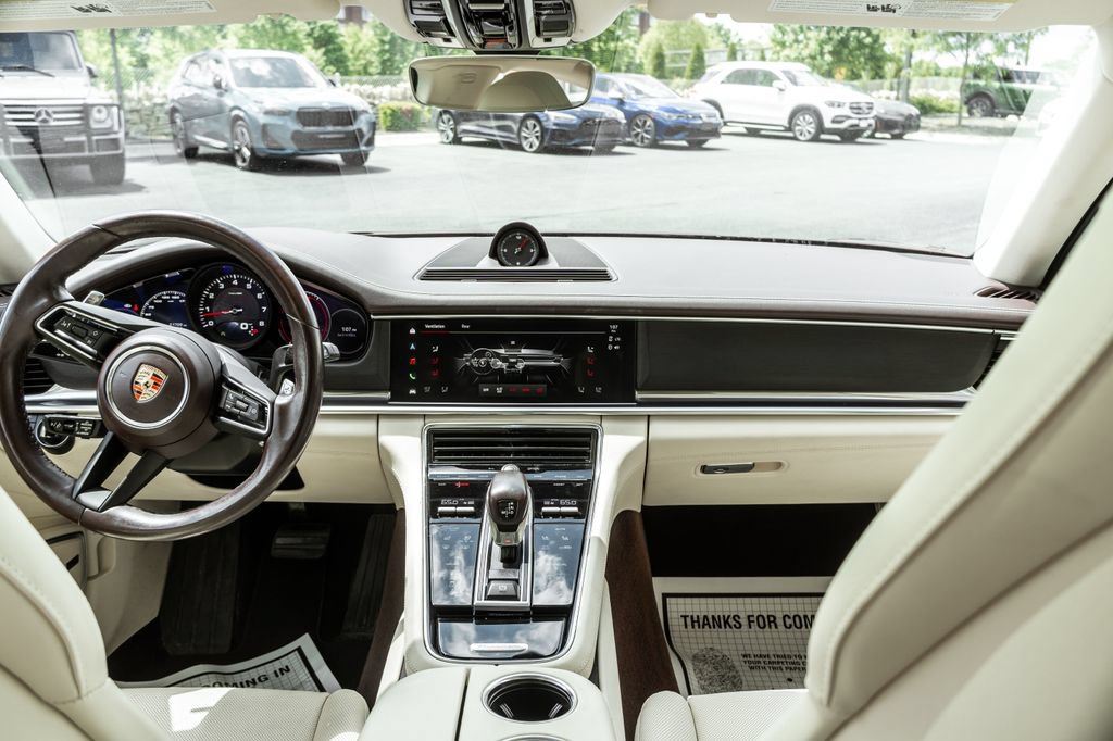 Used 2023 Porsche Panamera 4 Platinum Edition w/ Sportdesign Package AWD/4WD image 7
