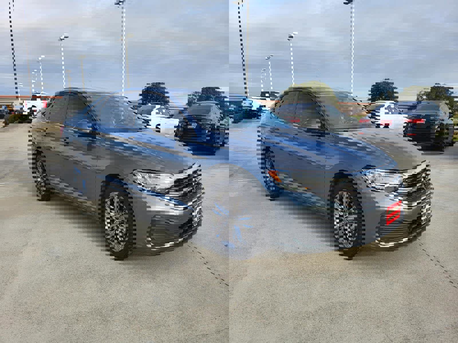 Used 2024 Volkswagen Jetta SE image 7