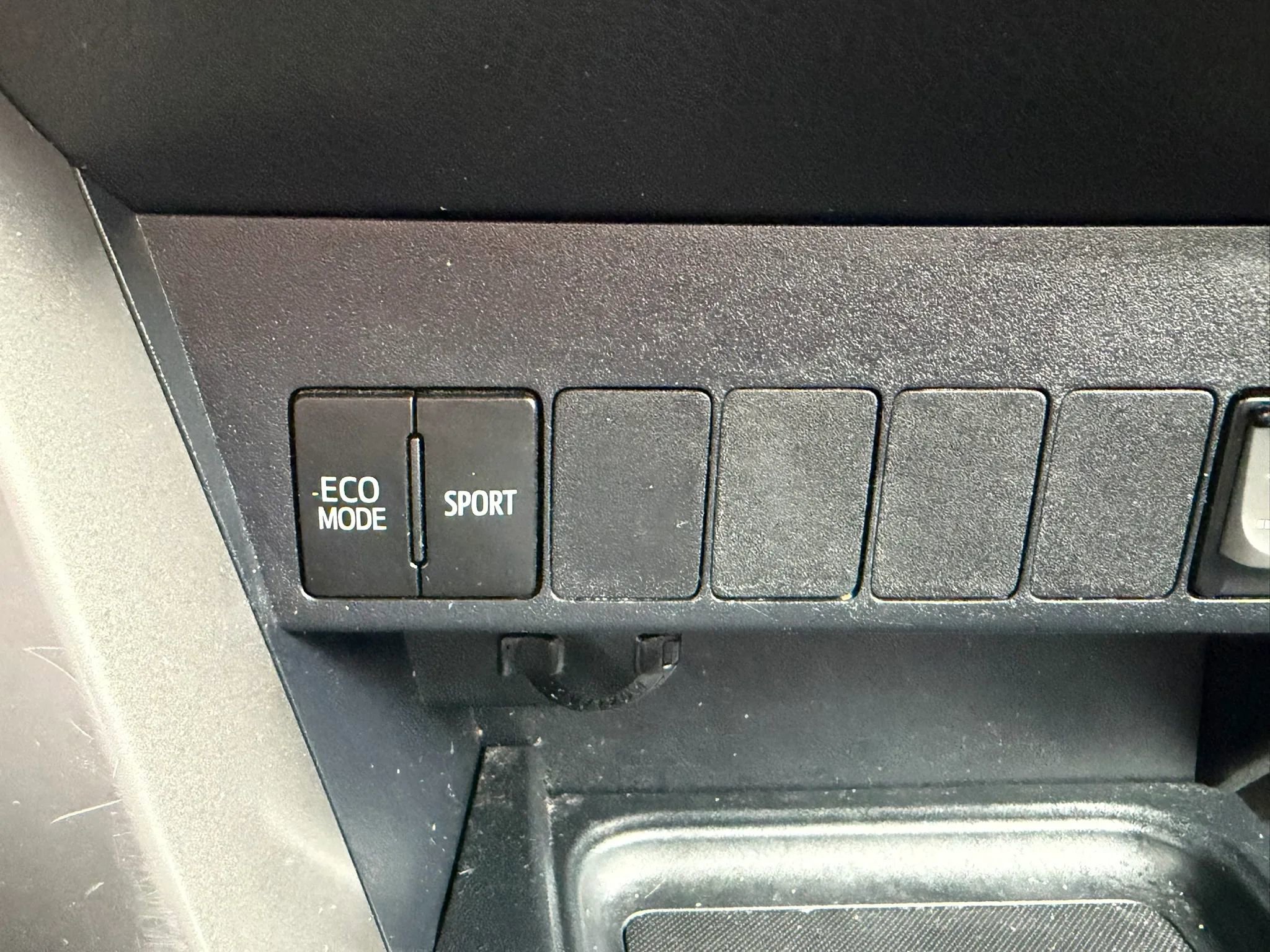 Used 2018 Toyota RAV4 XLE w/ Plus Extra Value Package AWD/4WD image 22