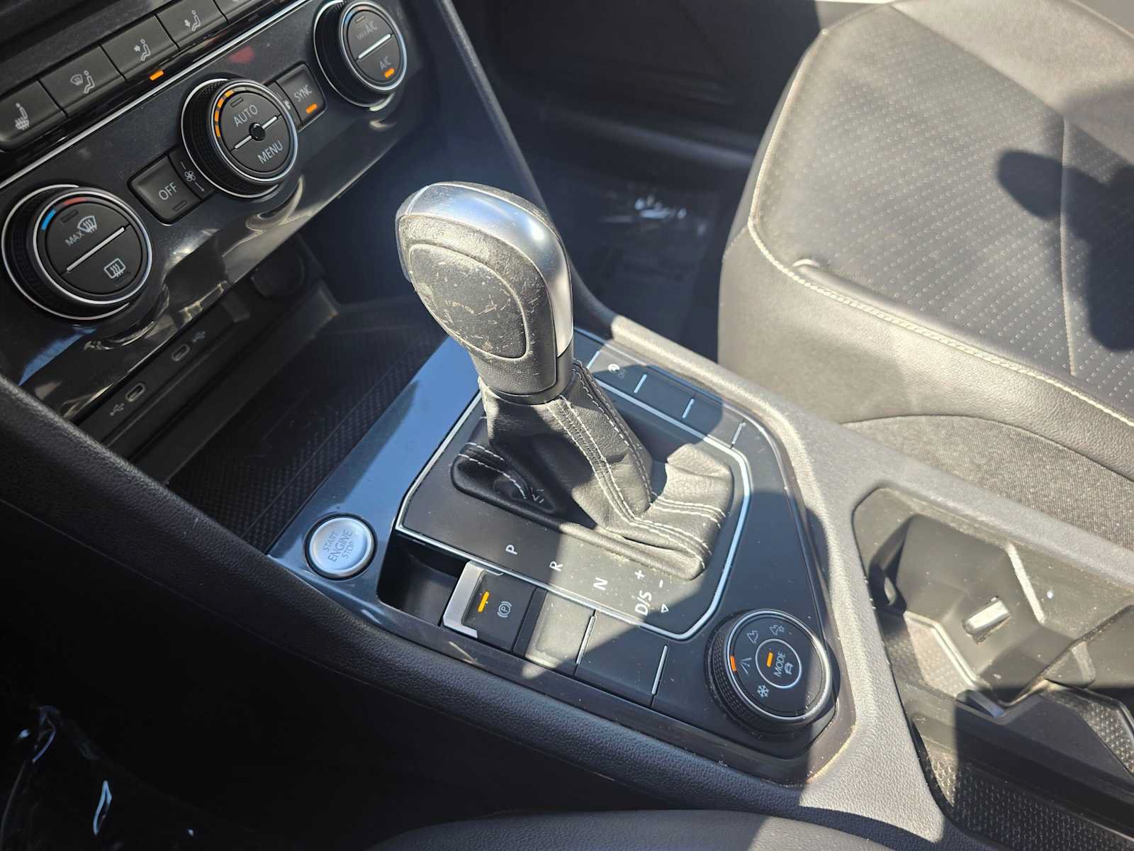 Used 2021 Volkswagen Tiguan SE w/ Panoramic Sunroof Package AWD/4WD image 31
