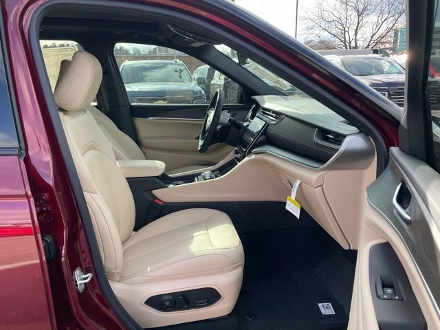New 2025 Jeep Grand Cherokee Limited image 30