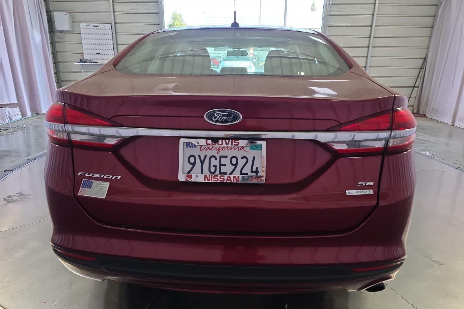 Used 2017 Ford Fusion SE w/ Fusion SE Technology Package FWD image 8