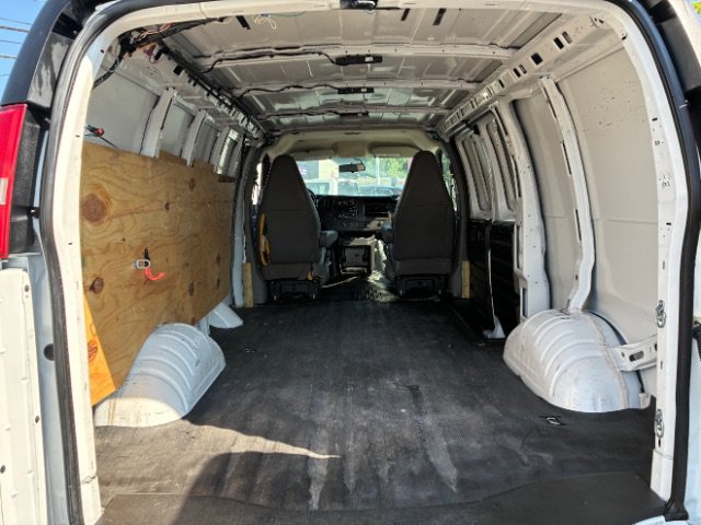 Used 2021 Chevrolet Express 3500 w/ Driver Convenience Package RWD image 10