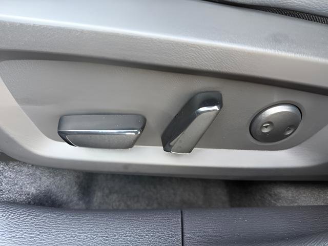 New 2026 Mitsubishi Outlander SEL FWD image 12
