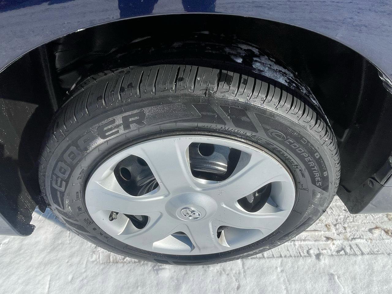 Used 2010 Toyota Matrix S image 18