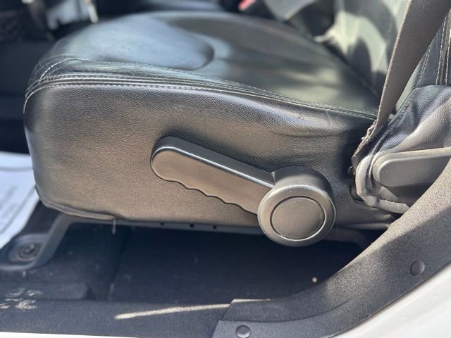 Used 2015 Jeep Wrangler Unlimited Sahara w/ Max Tow Package AWD/4WD image 9