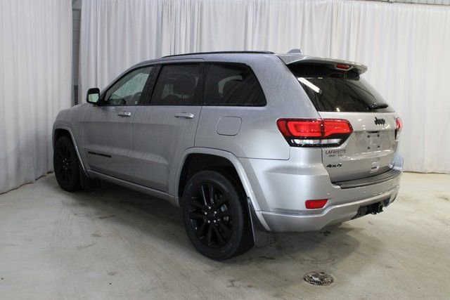 Used 2019 Jeep Grand Cherokee Altitude image 4