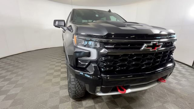 Used 2022 Chevrolet Silverado 1500 ZR2 w/ Technology Package AWD/4WD image 12
