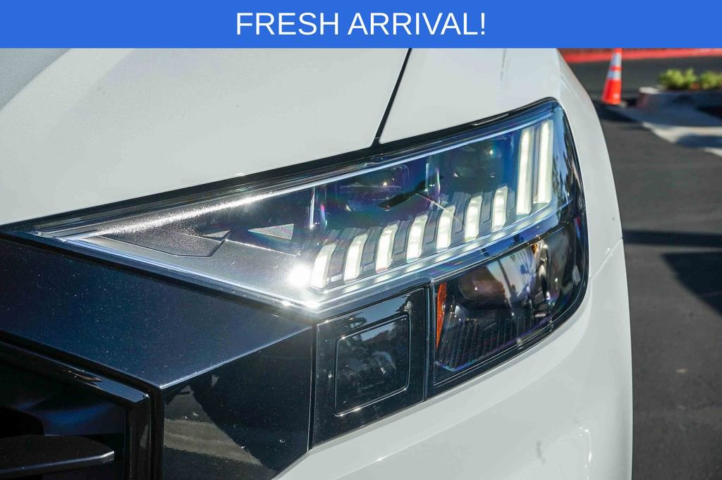 Used 2023 Audi SQ8 Prestige image 10