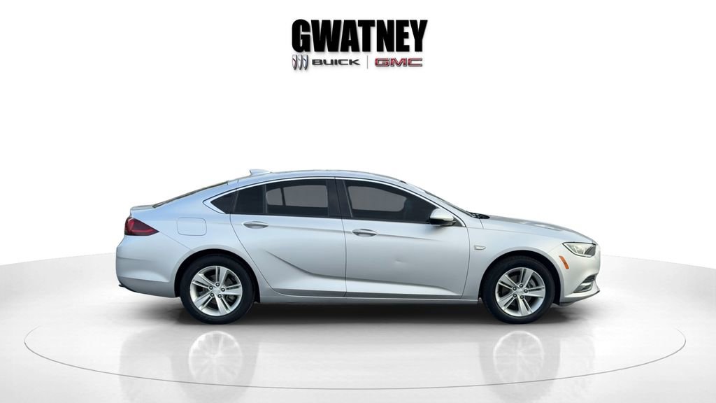 Used 2018 Buick Regal Preferred image 7