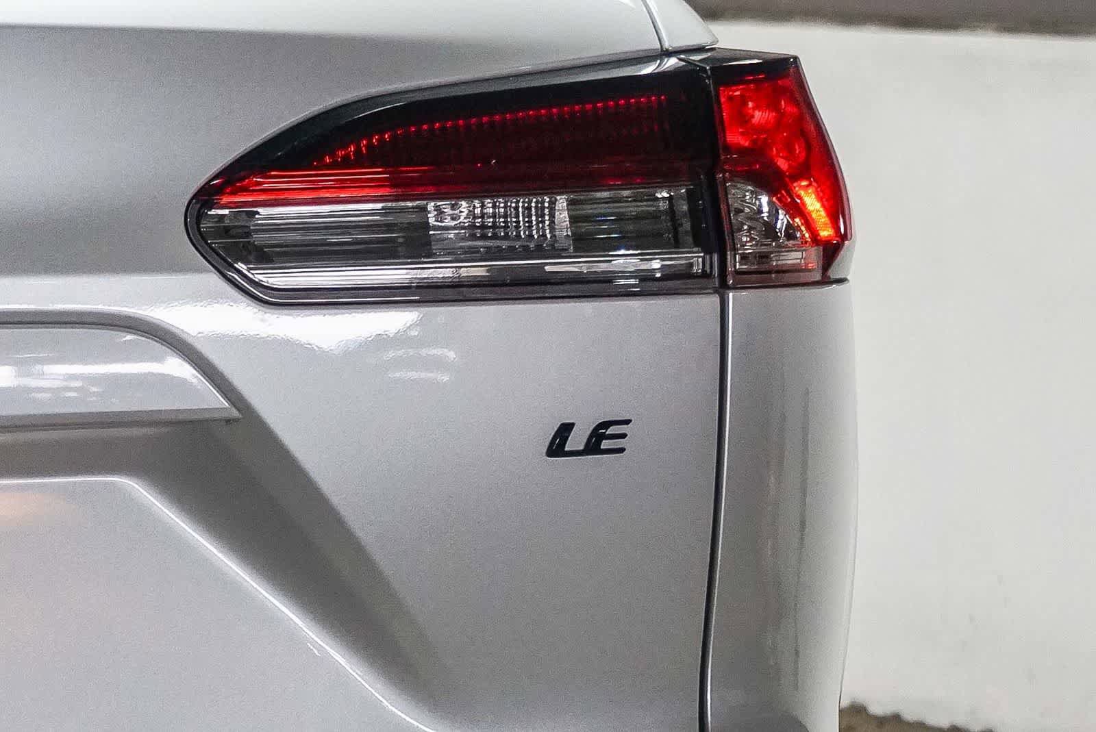 Certified 2022 Toyota Corolla Cross LE w/ Moonroof Package FWD image 13